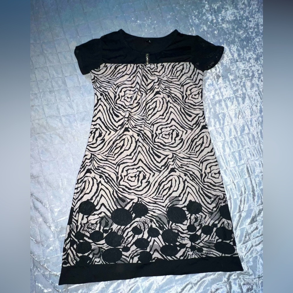 Chic Black and White Patterned Dress